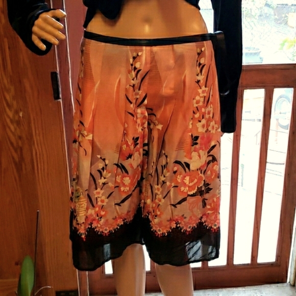 NWOT Medium Skirt Fall - Picture 3 of 3